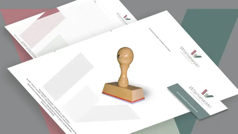 Briefbogen und Visitenkarte einer Steuerkanzlei mit einem Holzstempel